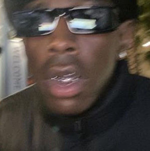 Meet your Posher, Alejandra